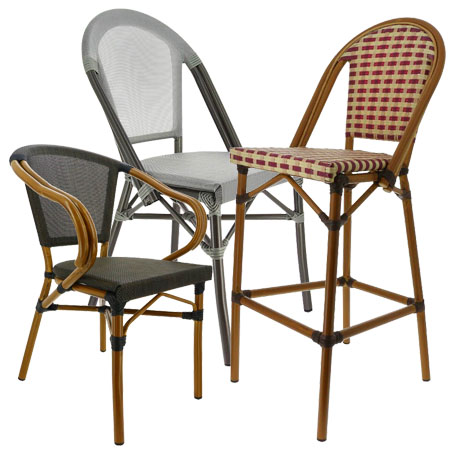 chaises et tables terrasse de café