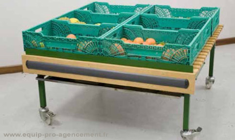 table de présentation bois métal 6 caisses fruits et legumes en situation